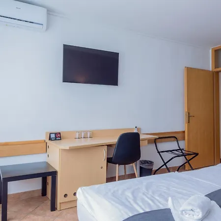 & 3* Ljubljana