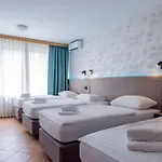 Hotel & 3*