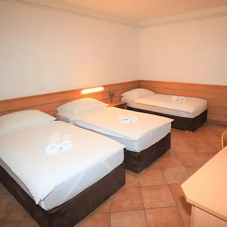 & Hotel 3*