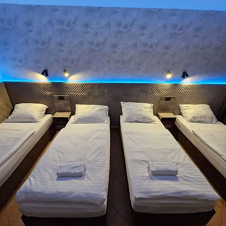 ホテル & 3*