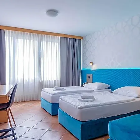 Hotel &